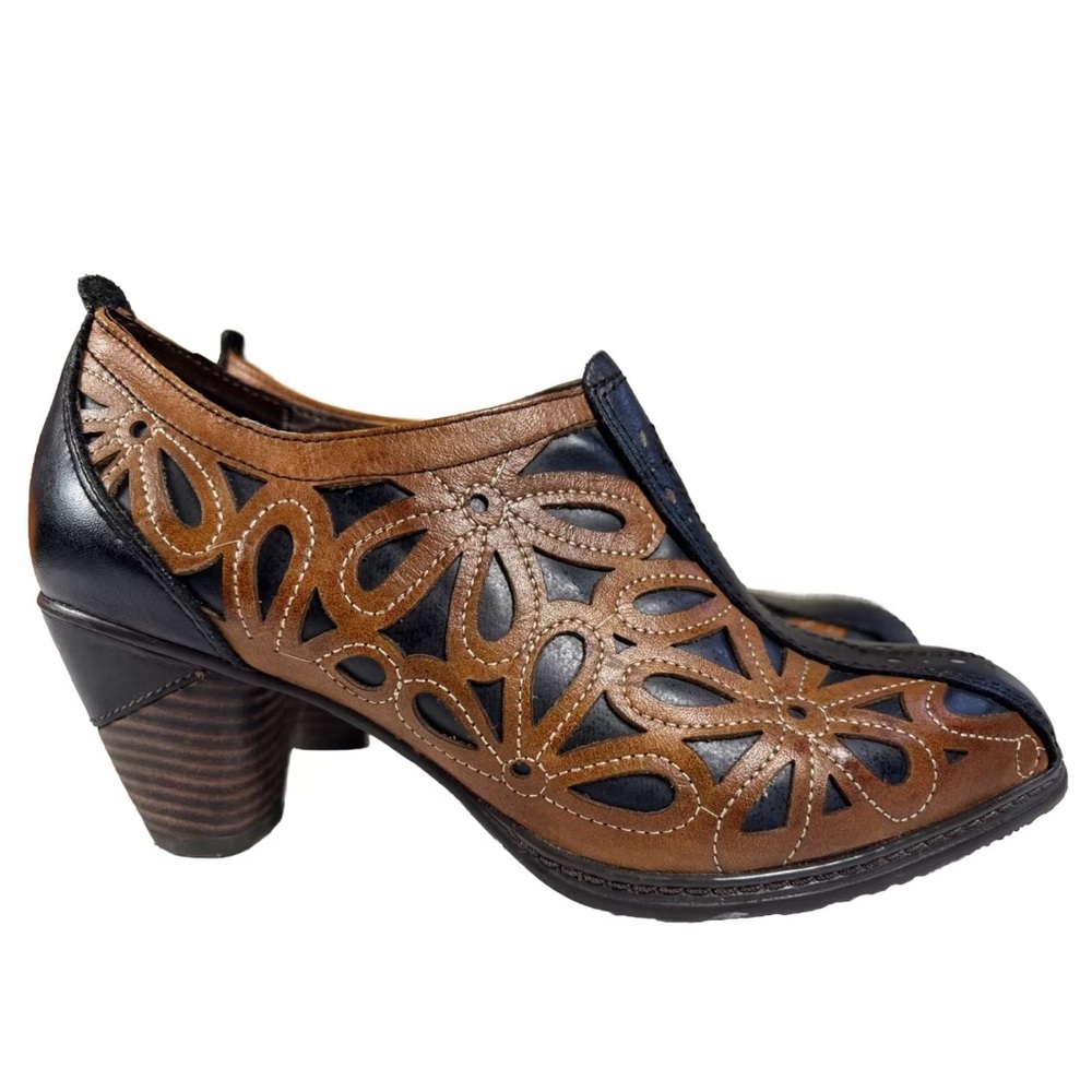L’Artiste Boots size 38 (7.5)